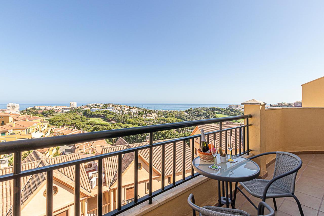 797 Holiday Rentals - Moderno Piso Para 5 Con Hermosas Vistas Benalmádena Eksteriør billede