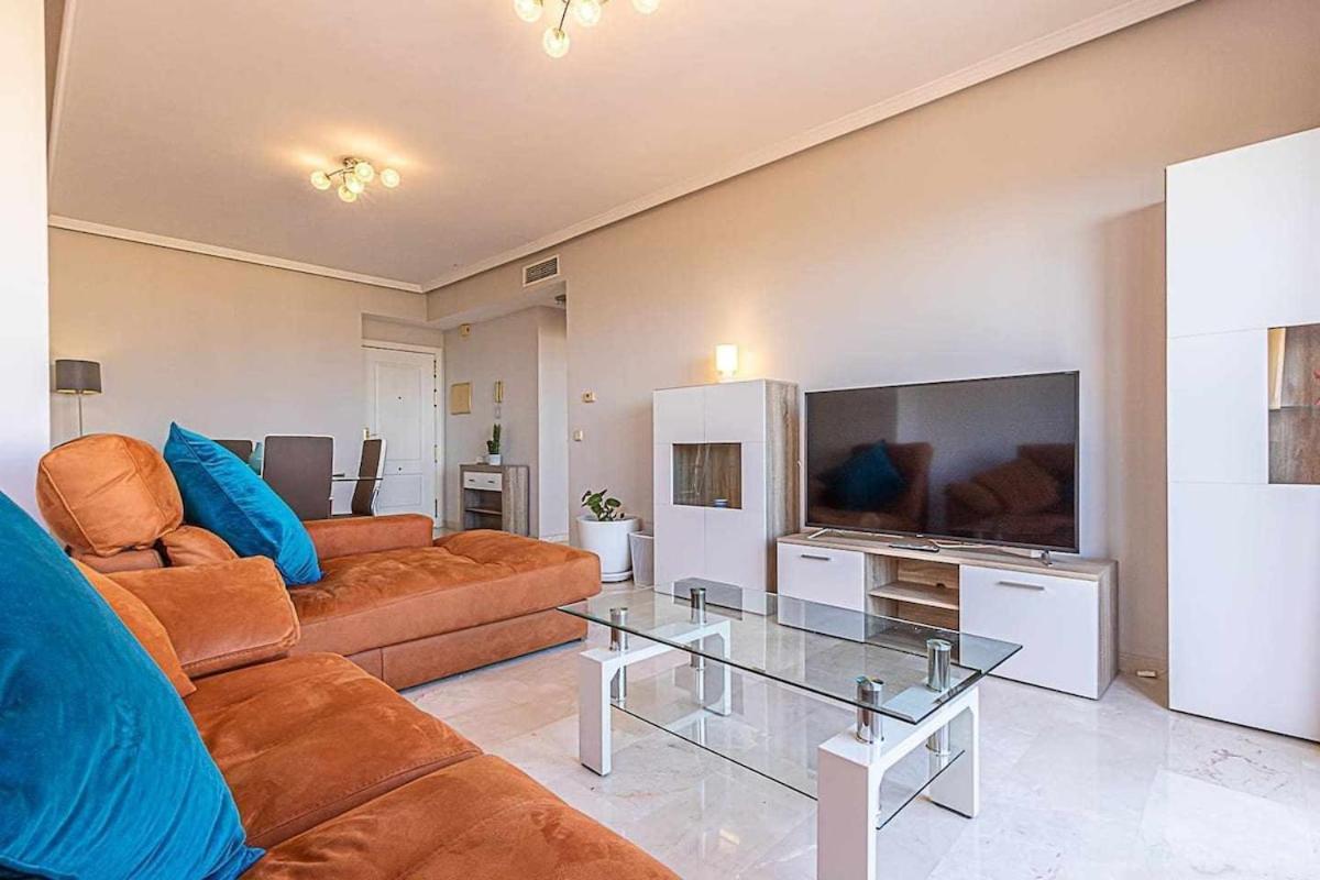 797 Holiday Rentals - Moderno Piso Para 5 Con Hermosas Vistas Benalmádena Eksteriør billede
