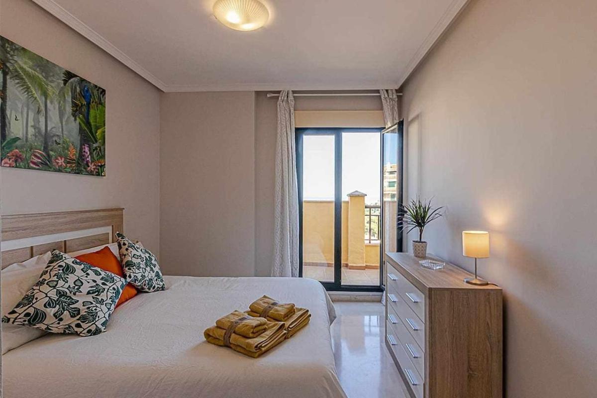 797 Holiday Rentals - Moderno Piso Para 5 Con Hermosas Vistas Benalmádena Eksteriør billede