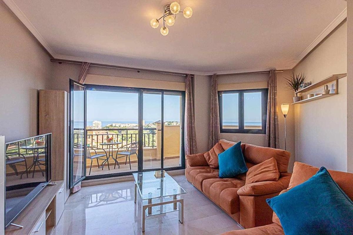 797 Holiday Rentals - Moderno Piso Para 5 Con Hermosas Vistas Benalmádena Eksteriør billede