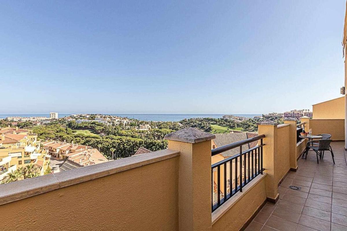 797 Holiday Rentals - Moderno Piso Para 5 Con Hermosas Vistas Benalmádena Eksteriør billede